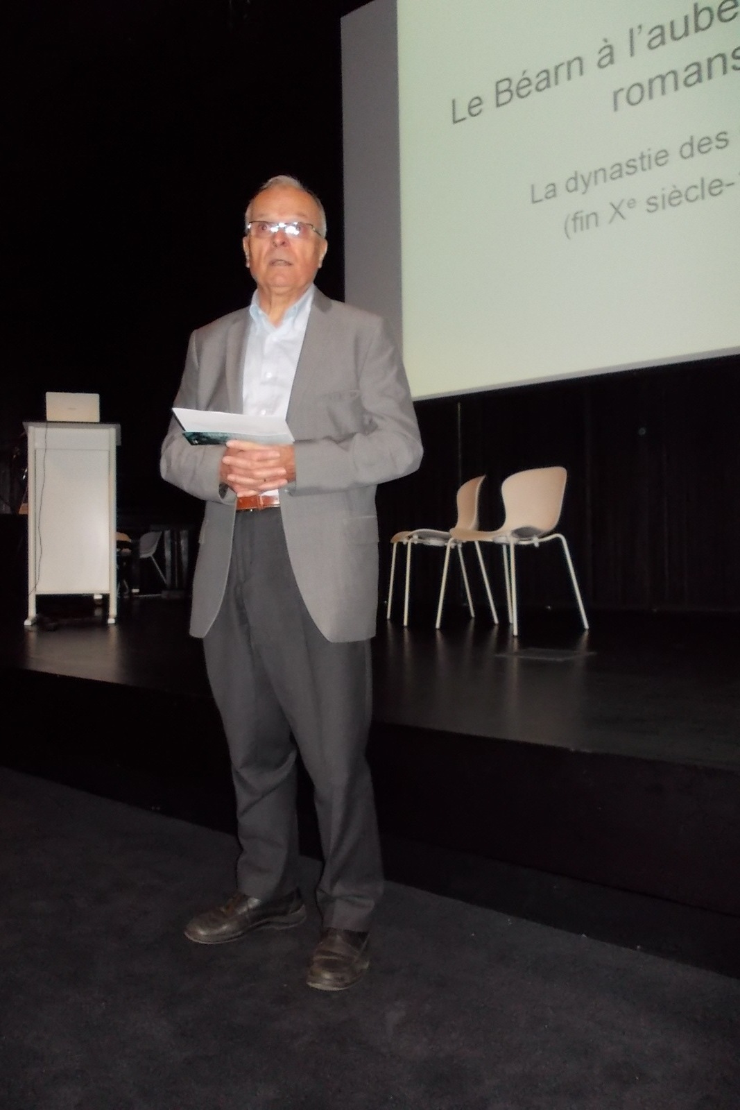 René Souriac, président de la Société d'Etudes du Comminges, présente son association (photo G. Monfort)